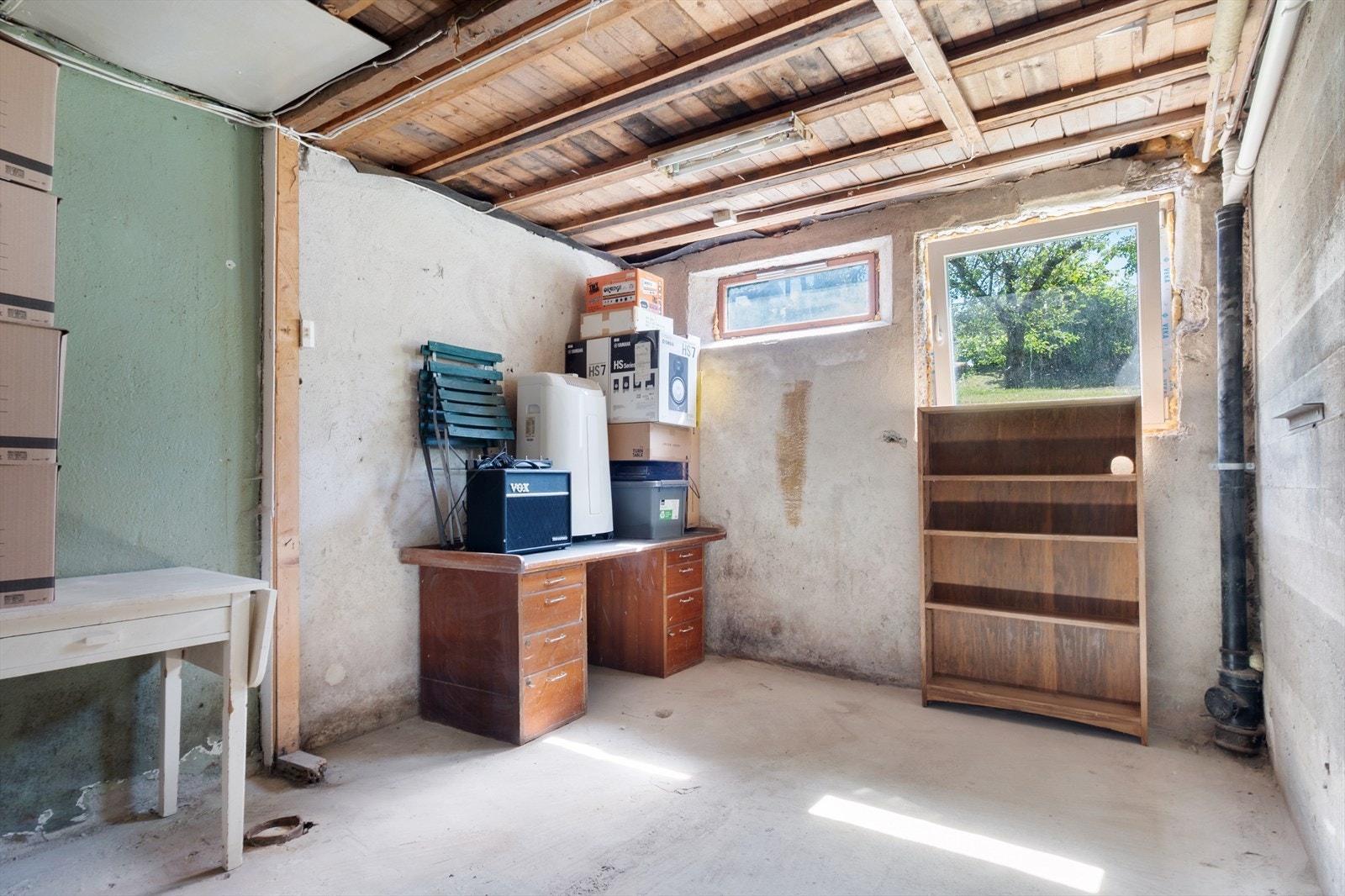 I kjeller er et eldre rom med opplegg for vaskemaskin og tørketrommel, samt utslagsvask. Vaskekjeller er ikke i bruk i dag. Galleribilde