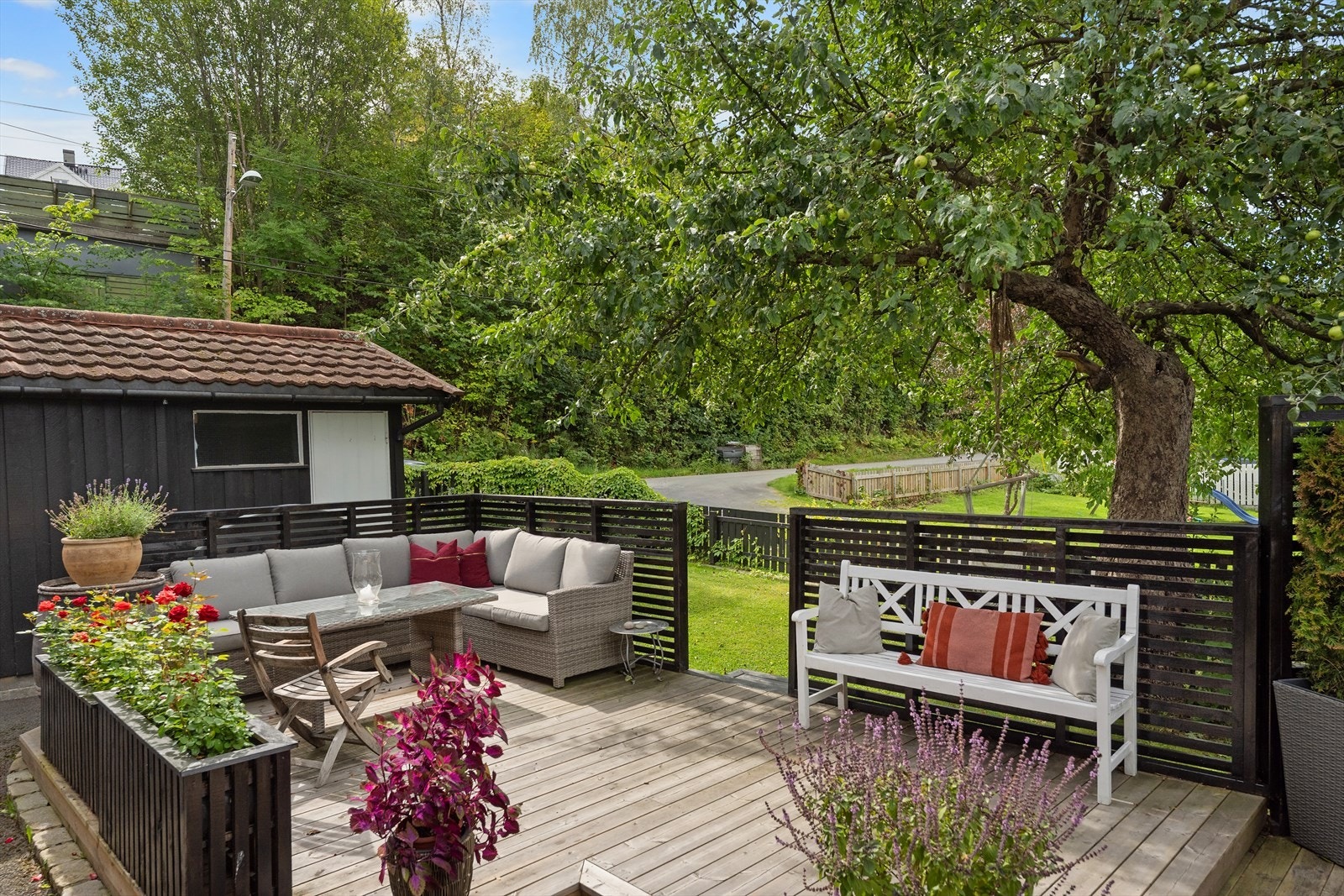 Flere solrike og hyggelig uteplasser. Galleribilde