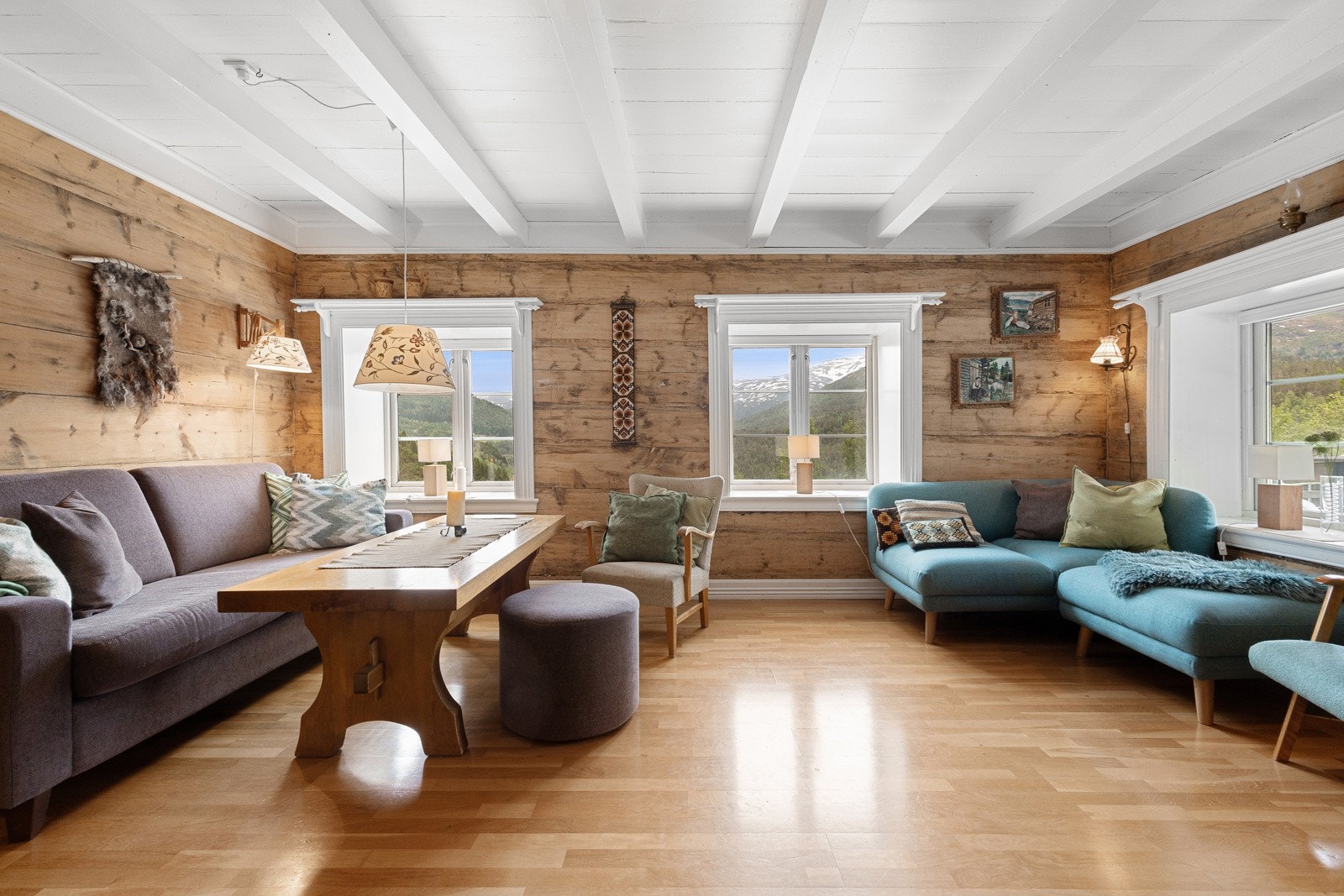 Tømmerstuen er tatt godt vare på og den skaper en helt spesiell atmosfære. Galleribilde