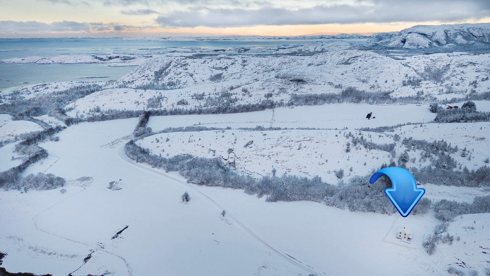 Fra eiendommen er det ca. 4,8 km til en populær turistattraksjon og turområde hvor du kan benytte deg av Jøatrappa, som på toppen byr på spektakulær utsikt. Galleribilde