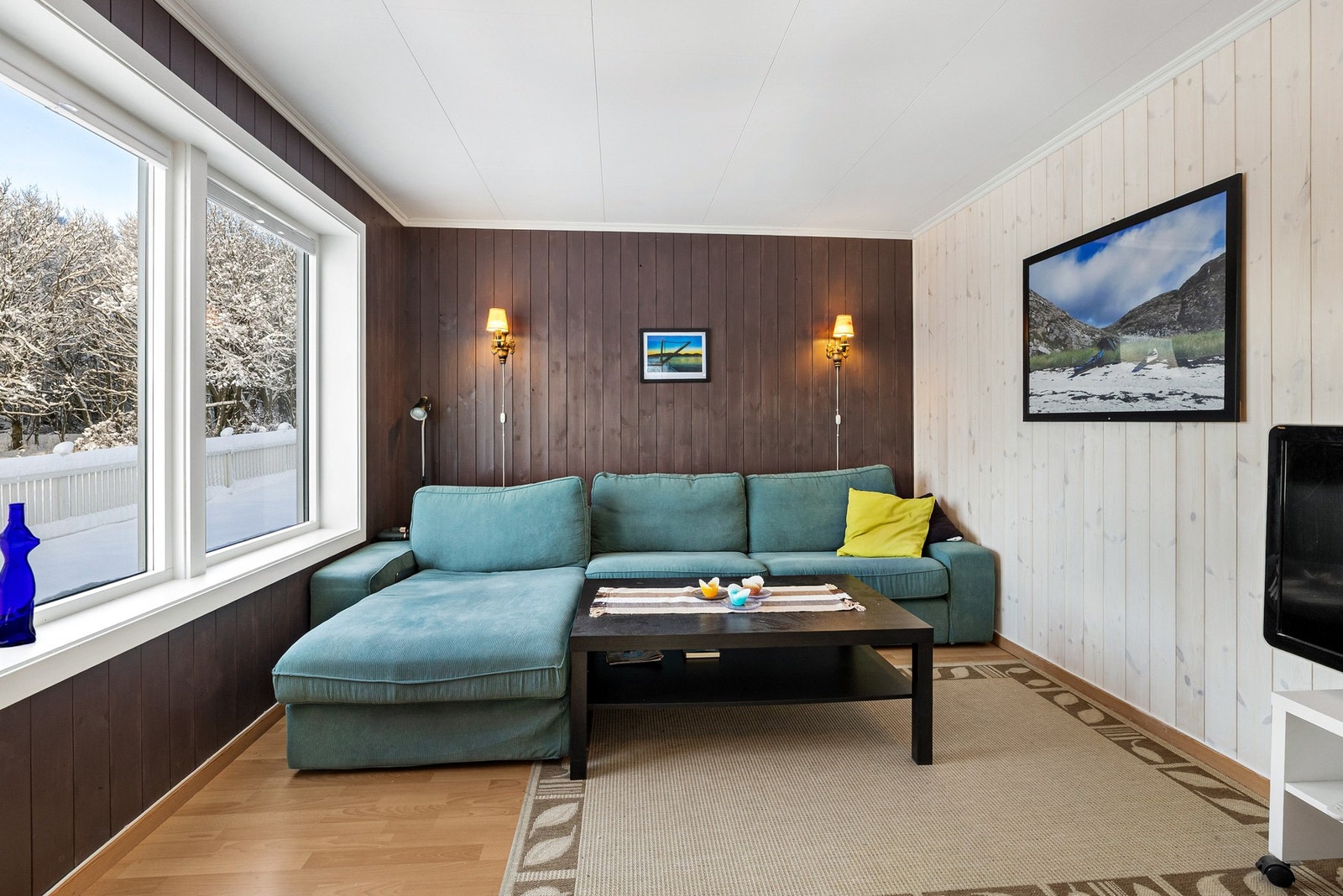 Oppvarming via elektrisitet, varmepumpe og vedfyring. Galleribilde