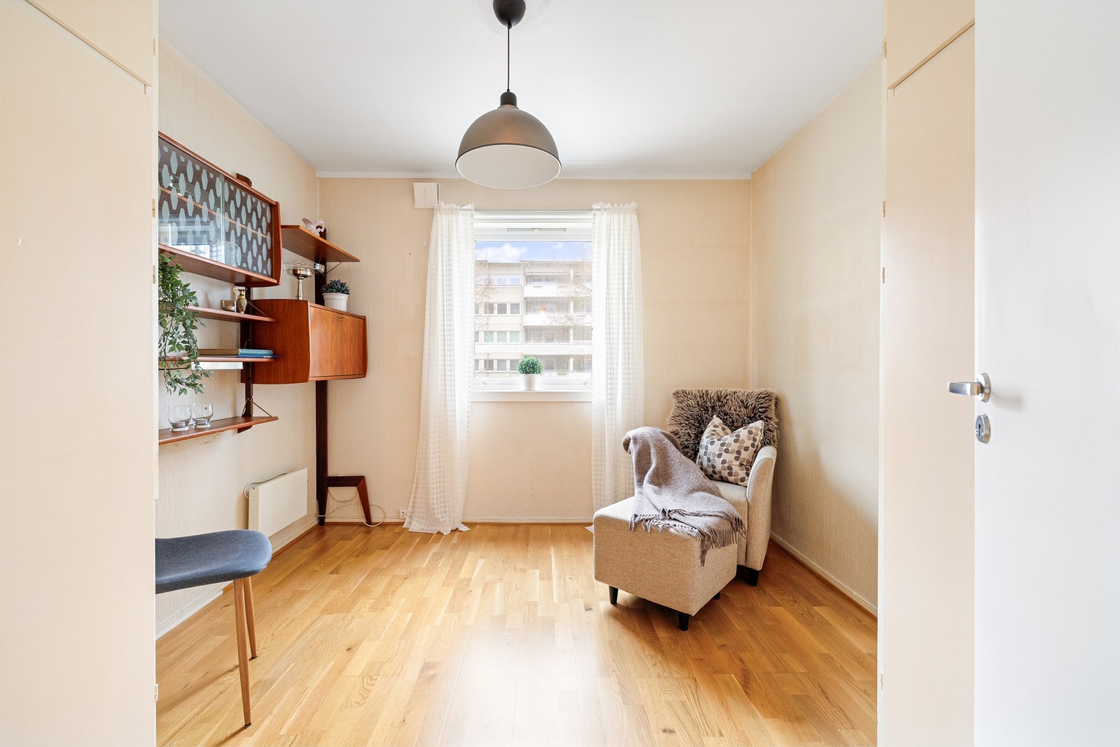 Soverom #1 er oppmålt til ca. 9kvm, og ligger i tilknytning til gangen. Galleribilde