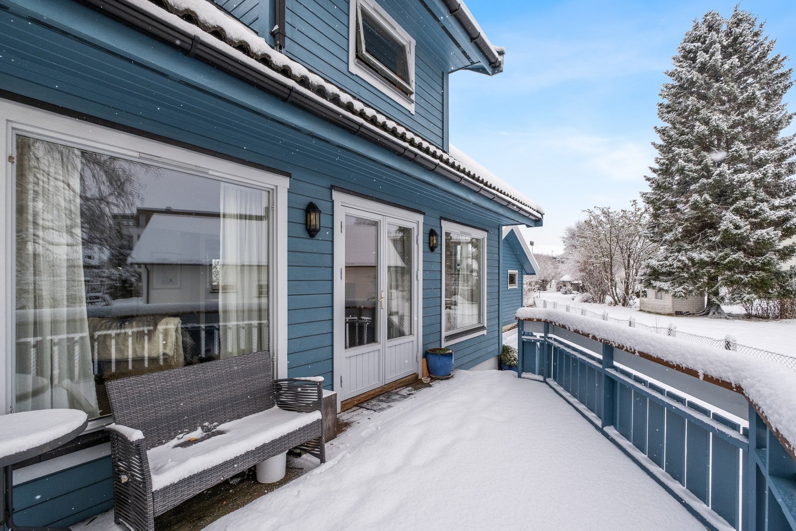 Terrassen har gode solforhold. Galleribilde