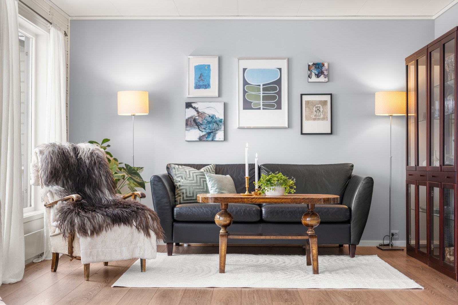 Boligen har en god planløsning som gjør det enkelt å møblere etter eget ønske. Galleribilde