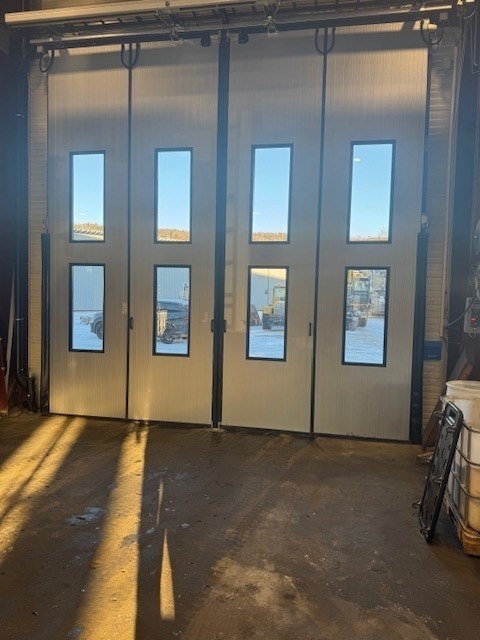 Fra verksted mot verkstedport Galleribilde