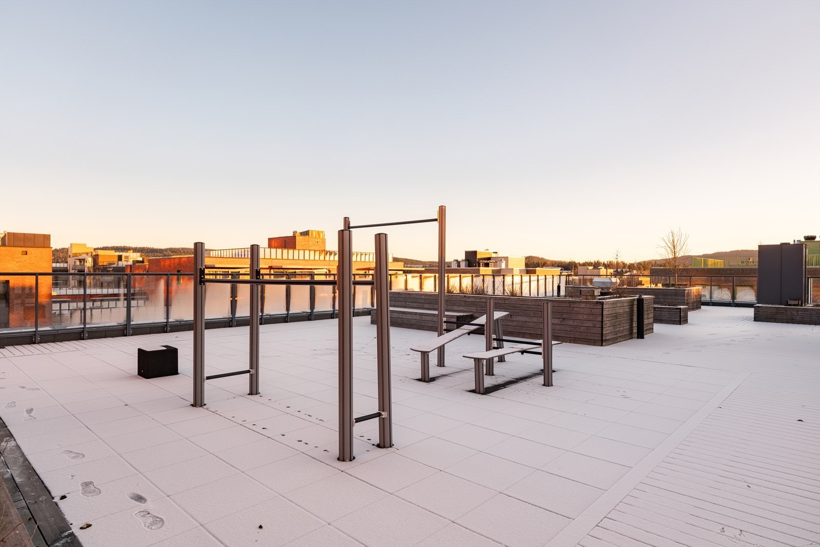 Utvendig "treningssenter" på takterrassen. Galleribilde