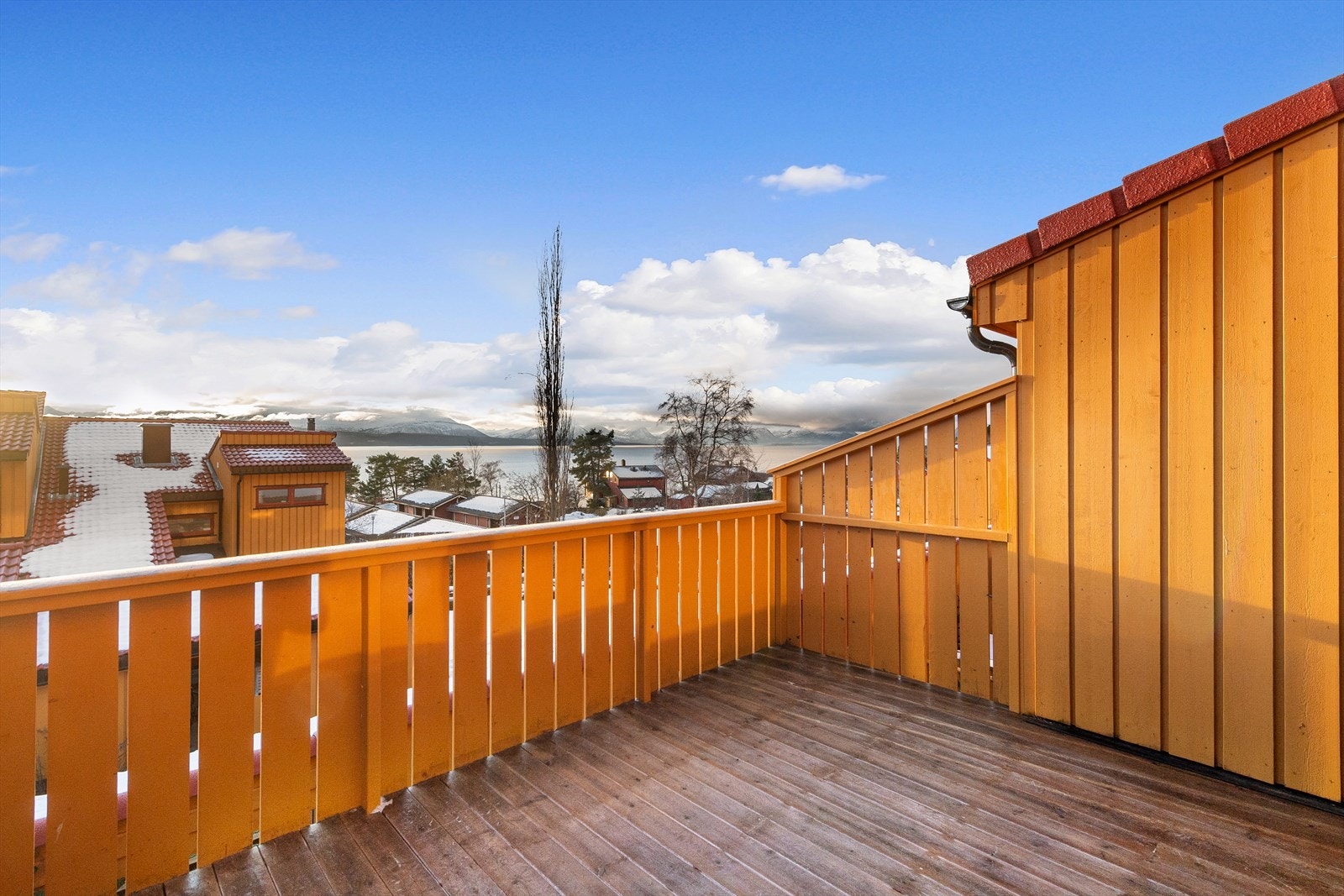 Utbygget veranda med utsikt Galleribilde