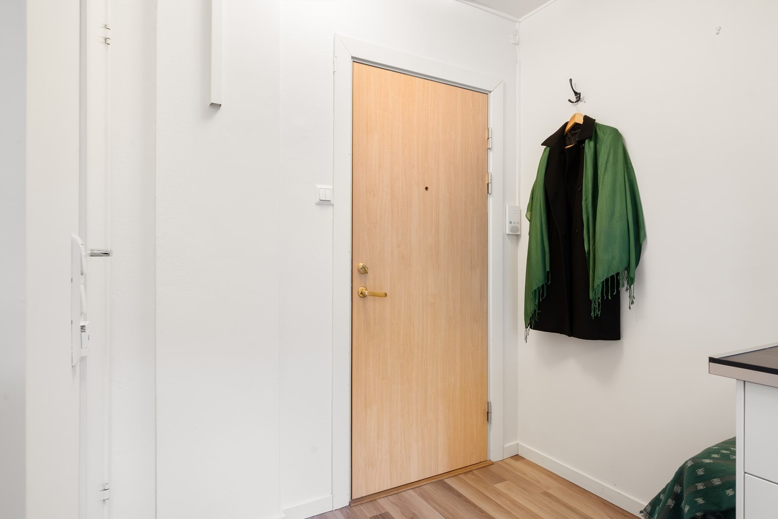 Det er installert callinganlegg med døråpner. Galleribilde