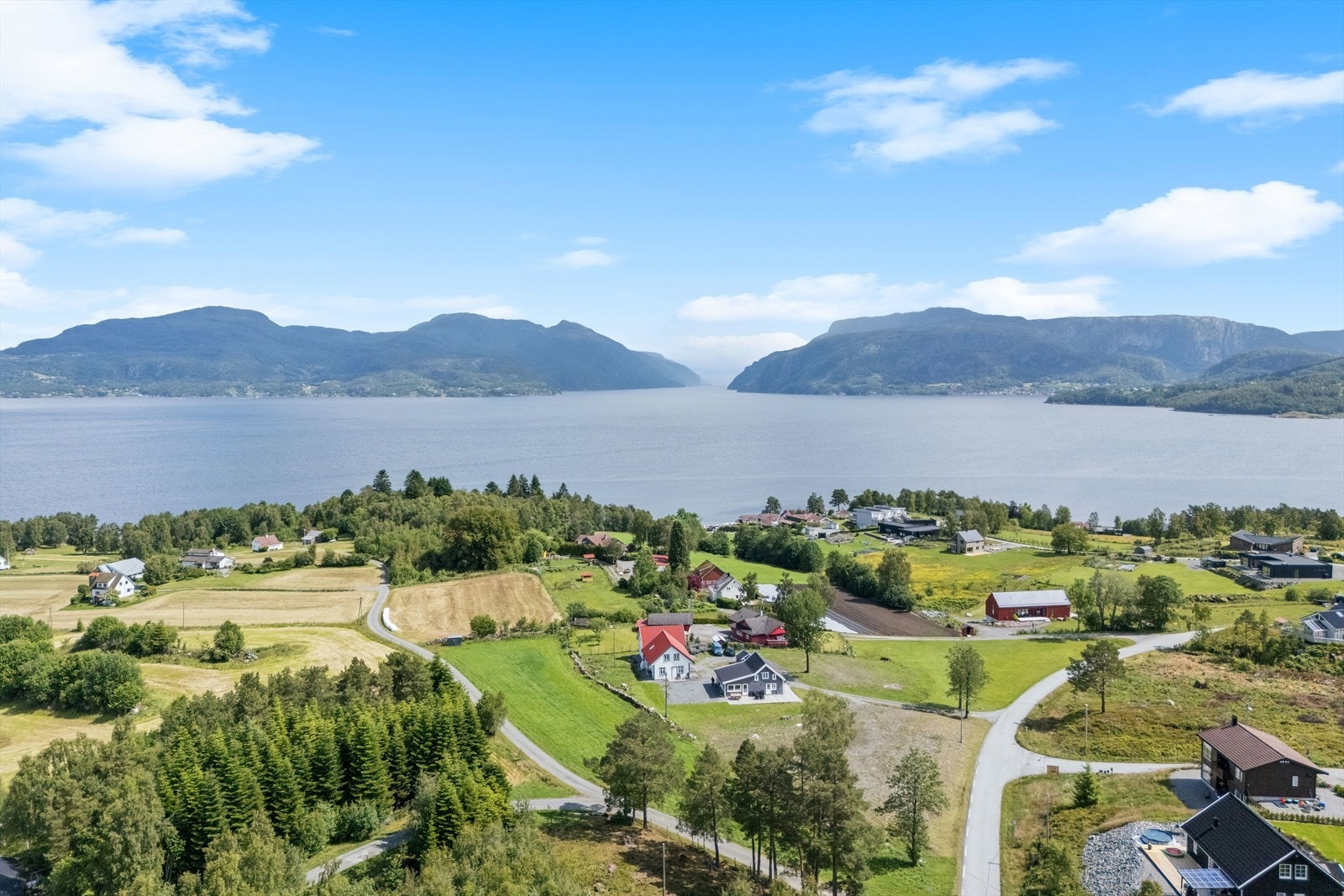 Området er helt idyllisk og perfekt for deg som vil utnytte rolige og landlige omgivelser. Galleribilde