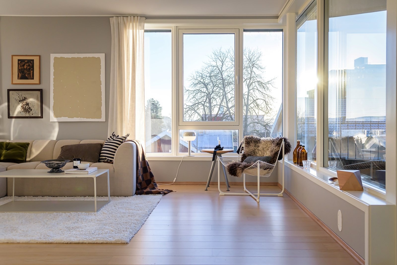 Felleskostnadene inkluderer varmtvann og oppvarming (àkonto). Galleribilde