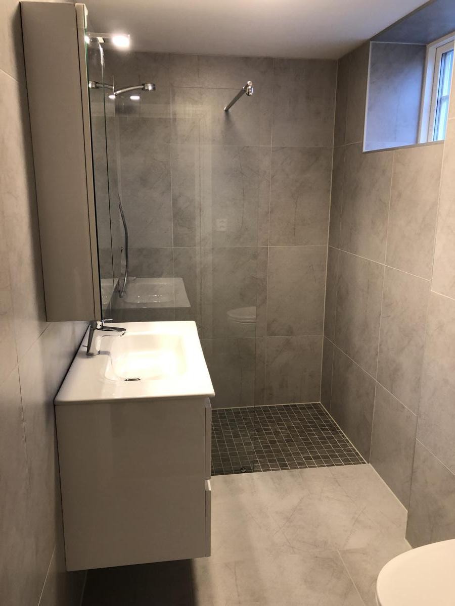 Eget bad i sokkel. Galleribilde