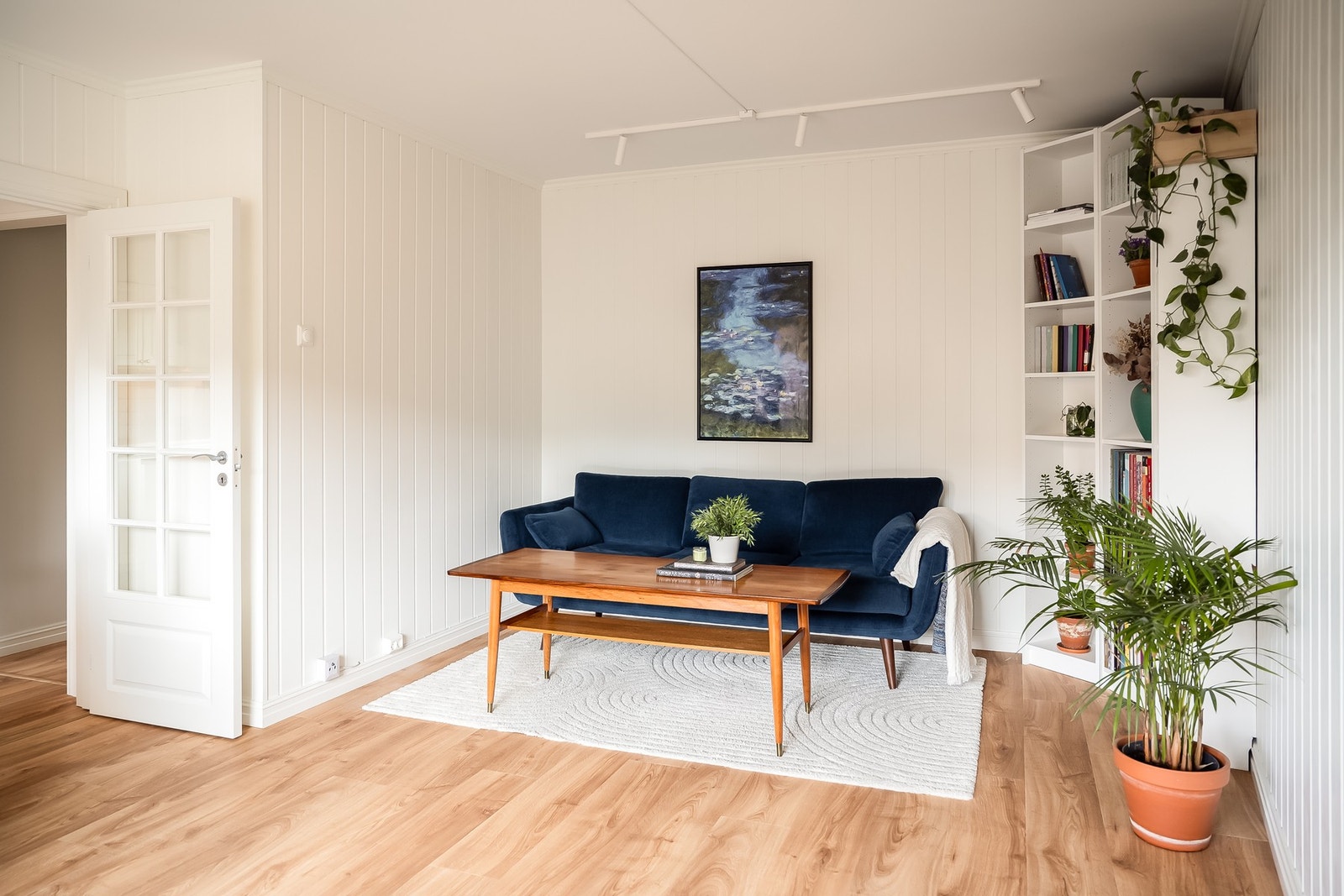 Velkommen til en lys og moderne 3-roms med glimrende beliggenhet i Ila. Galleribilde