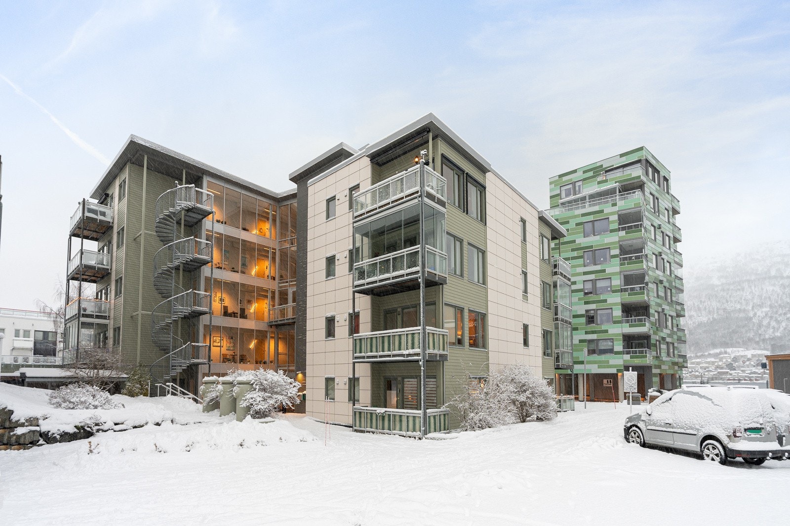 Man må være 50år + for å kvalifisere seg som beboer i dette borettslaget. Borettslaget er ellers populært, trivelig og sosialt.