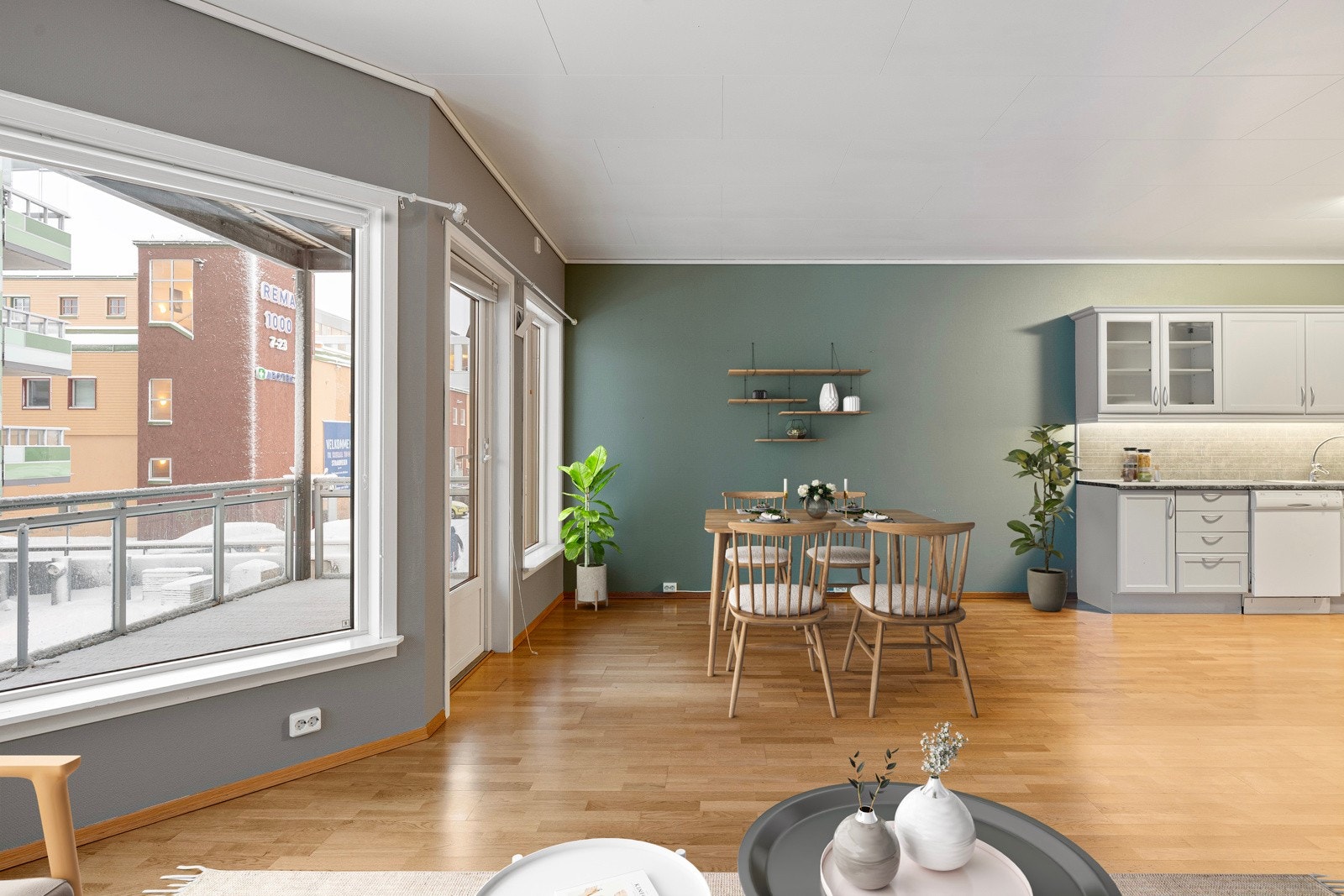 Trivelig spisestue, her får du god plass til spisebordet eller annet ønsket møblement.(Bildet er 3D-skissert og ment som illustrasjon).