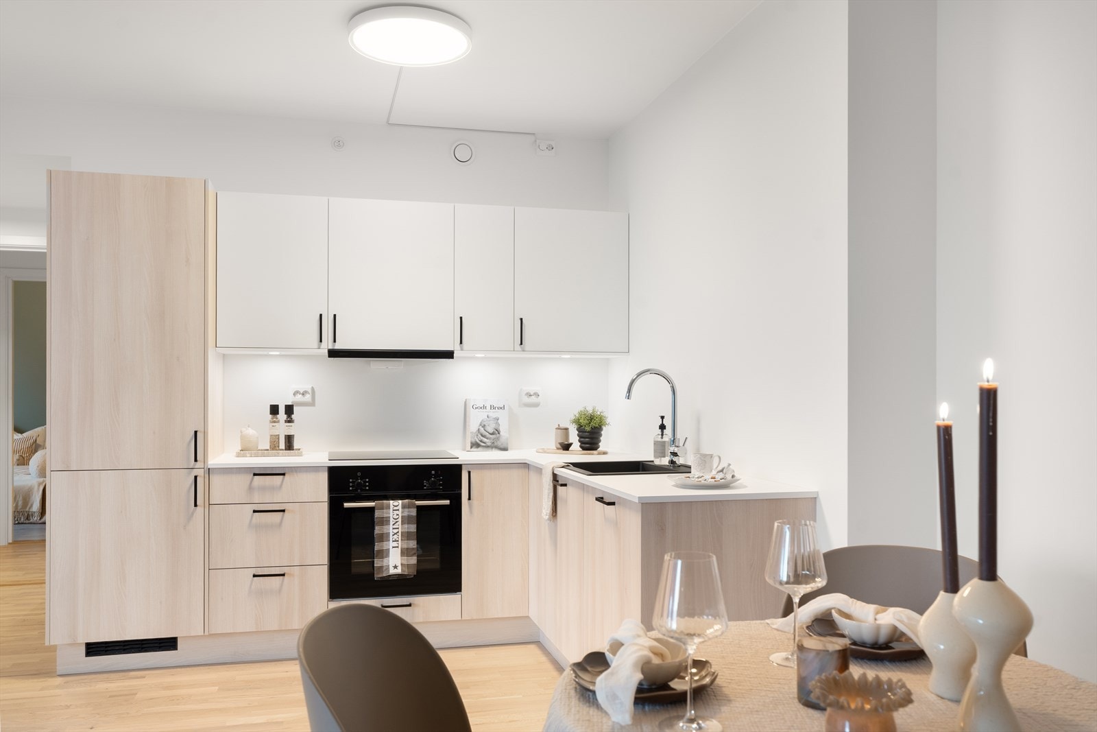 Delikat, Strai - kjøkken med integrerte hvitevarer Galleribilde