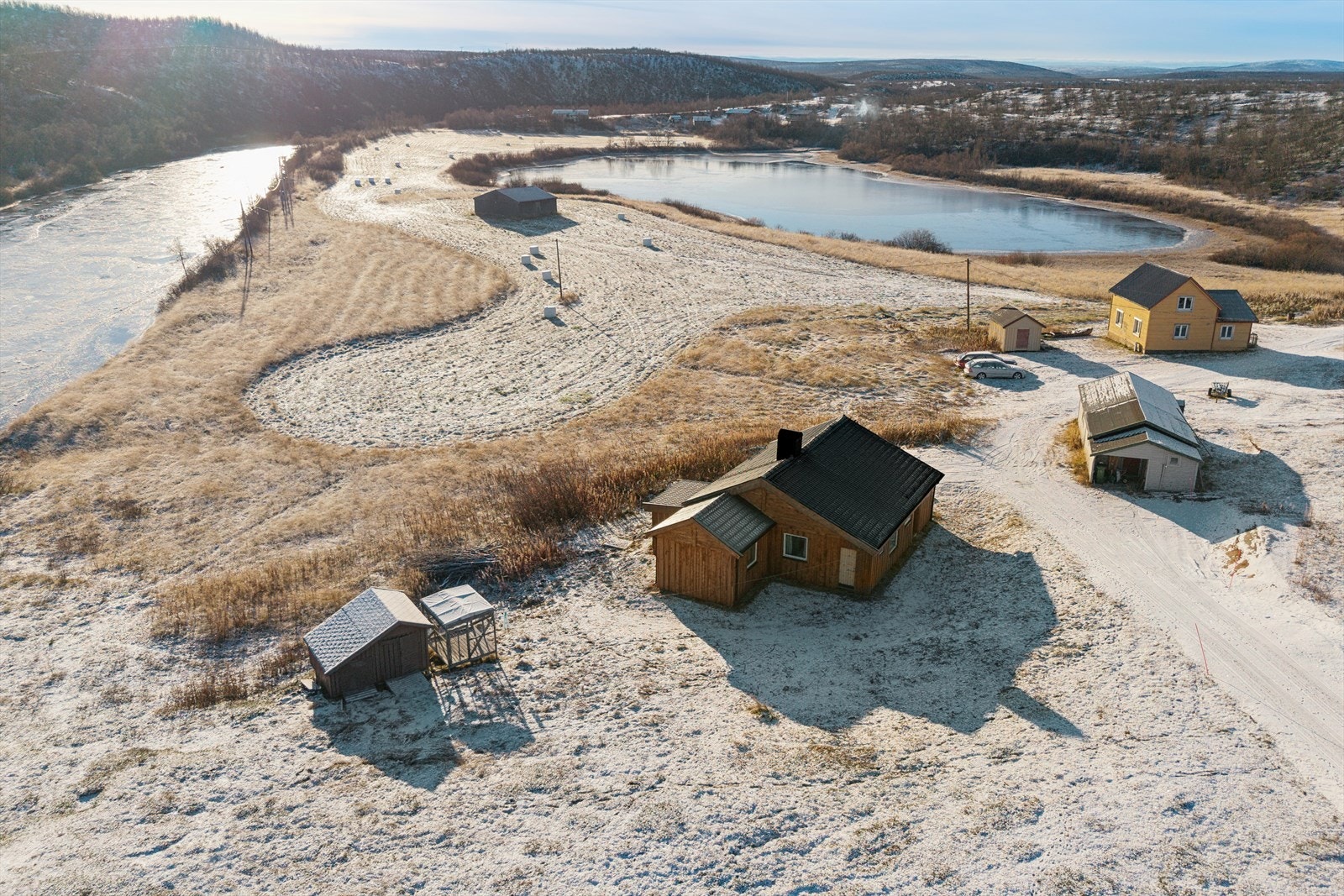 DNB Eiendom v/Johan Aslak Somby presenterer Gálaniitoluodda 1100 - Enebolig med alt på ett plan og fin beliggenhet like sør på Kautokeino sentrum Galleribilde