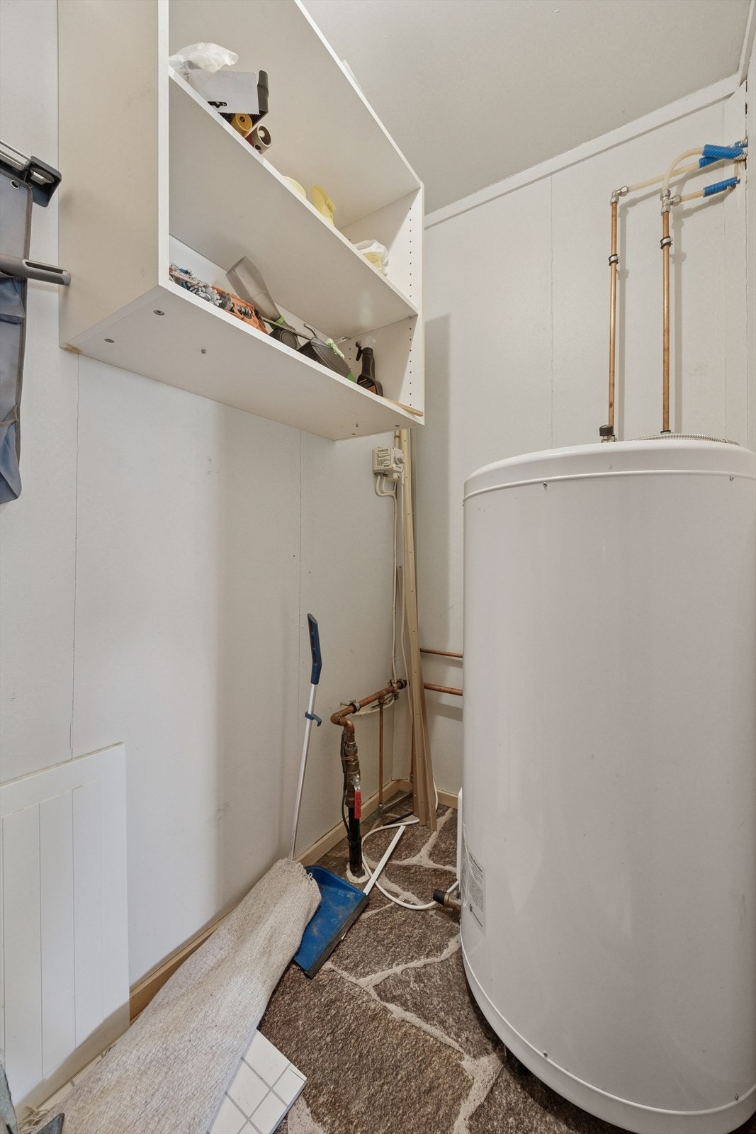 Innvendig bod/teknisk rom Galleribilde