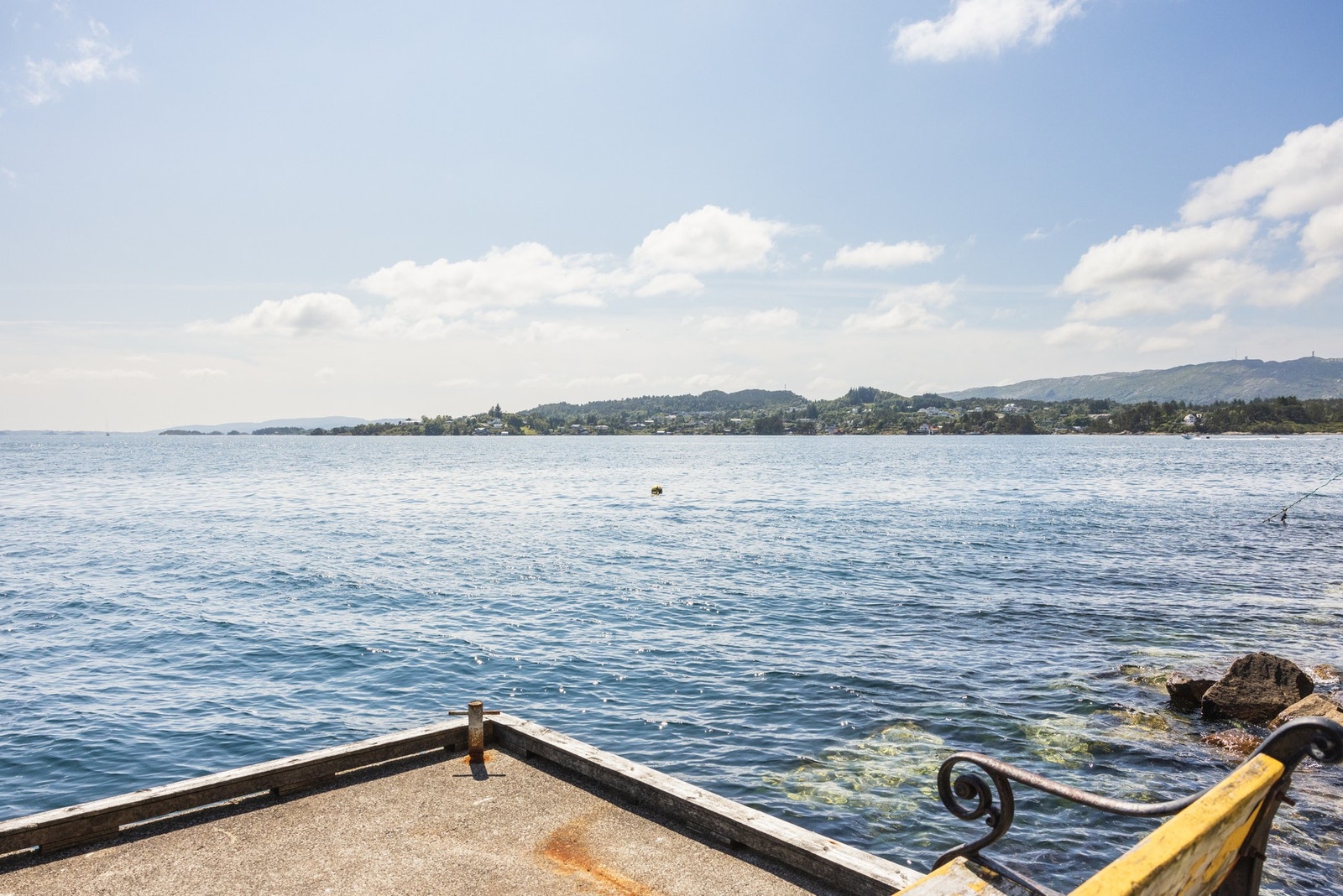 Dette er virkelig et sted hvor du kan koble av. Naustets beliggenhet og solforholdene gjør det til et unikt og ettertraktet sted å være. Galleribilde