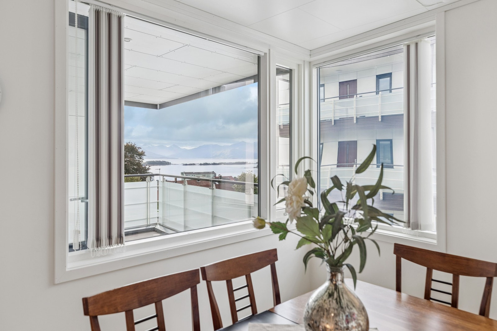 Utsikt fra spisestue Galleribilde