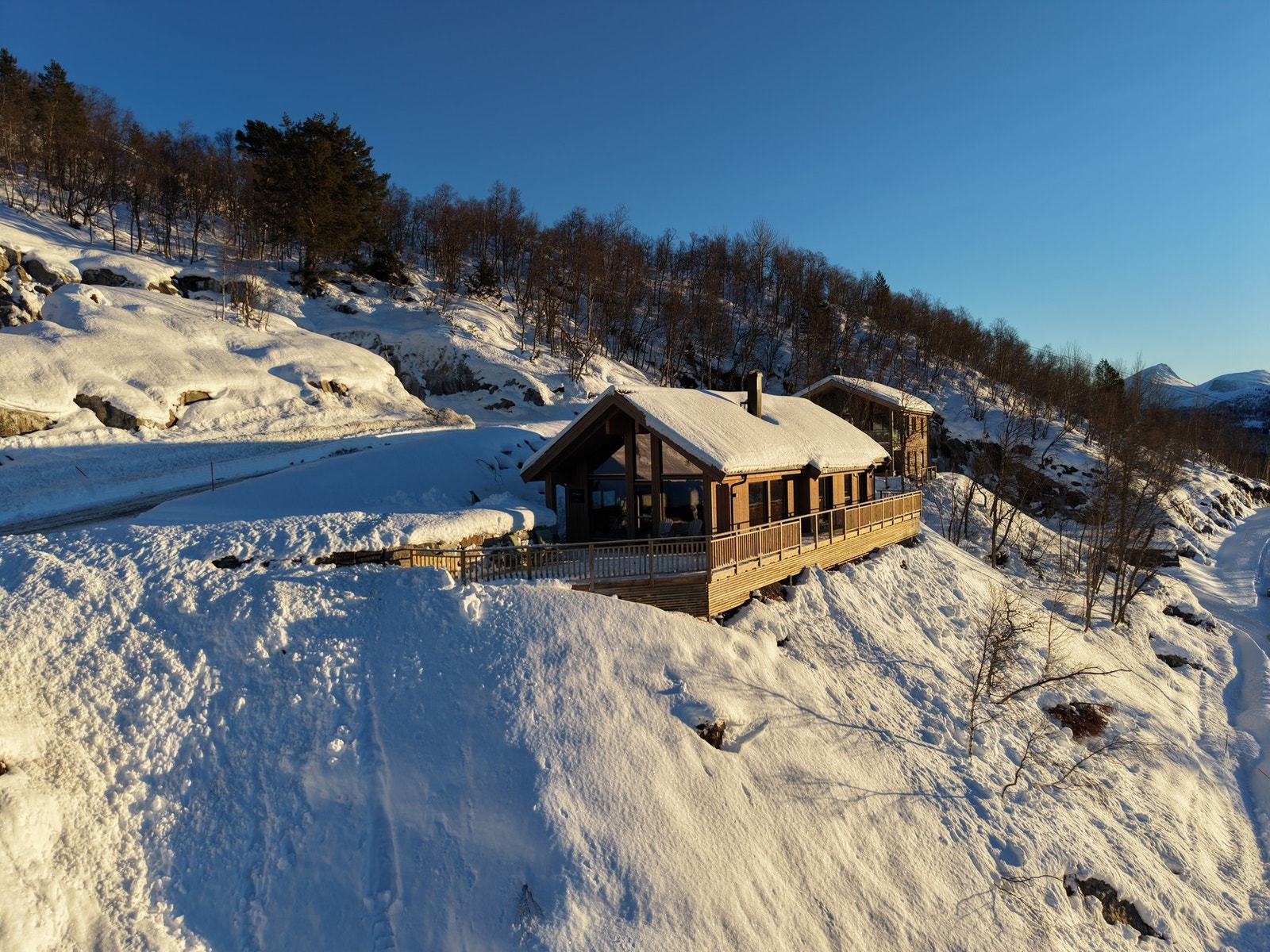 Hytta er fra Saltdalshytta, modell Aasebu 108. Galleribilde