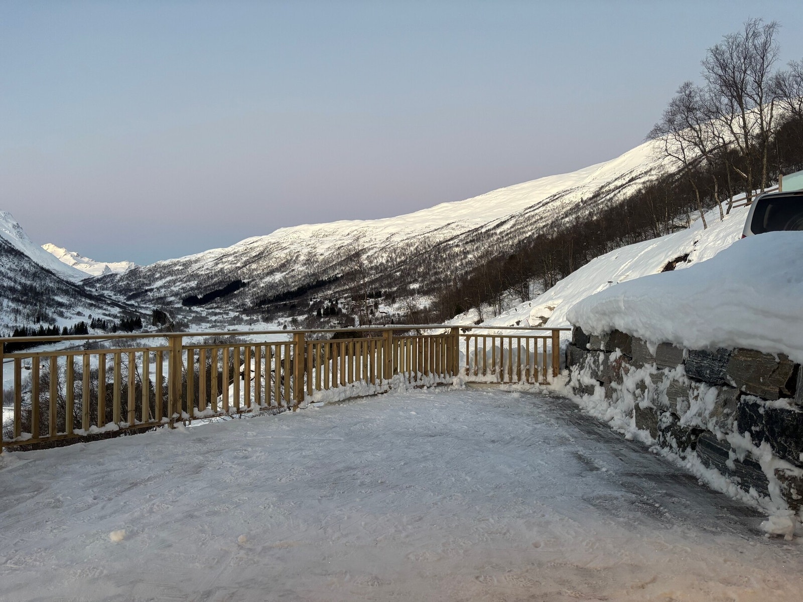 Her har du god plass til venner og bekjente. Galleribilde
