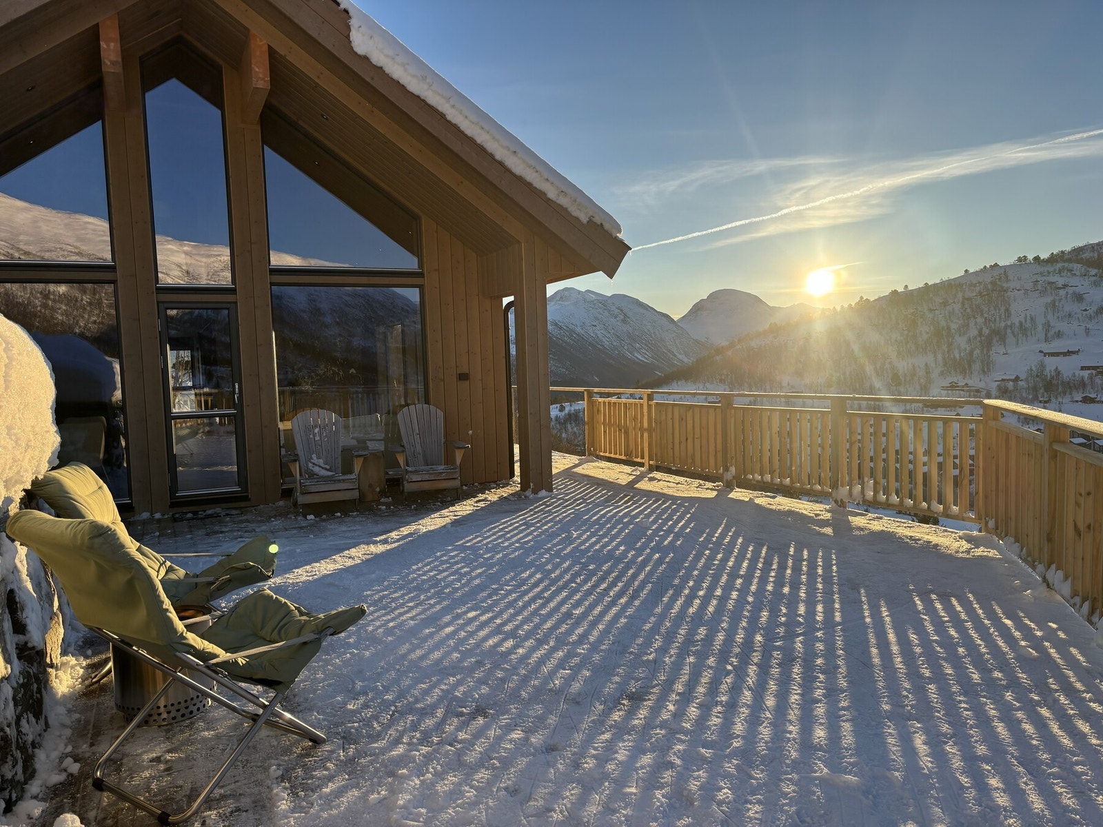 Fra stue er det utgang til stor terrasse på hele 60 kvm. Galleribilde