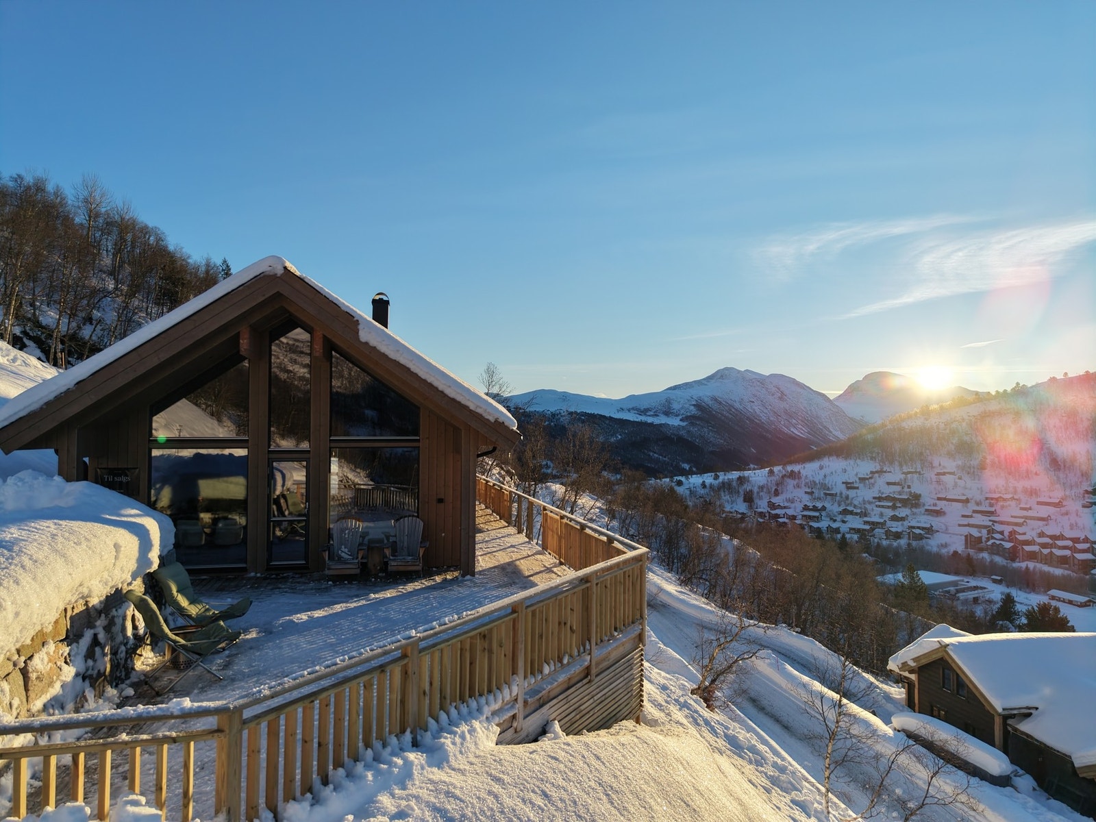 Nydelig plassering i solsiden av Strandafjellet. Galleribilde