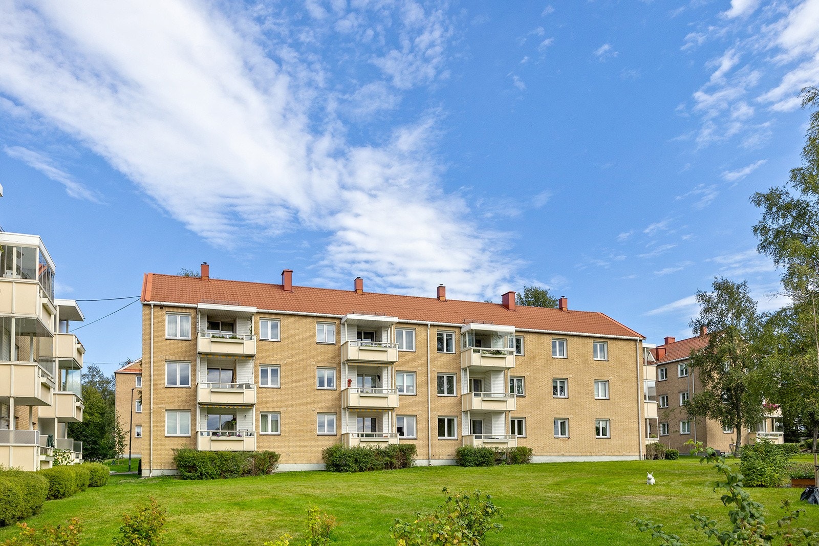 Veldrevet borettslag med svært hyggelig uteområde. Barnevennlige omgivelser. Galleribilde