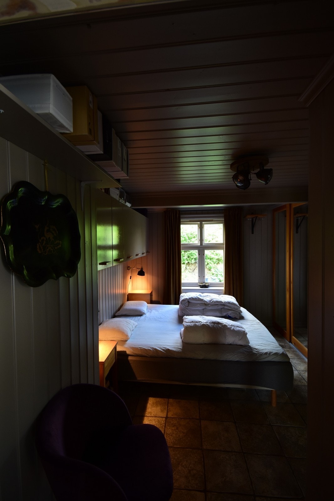 Hovedsoverom med skyvedørsgarderobe. Galleribilde