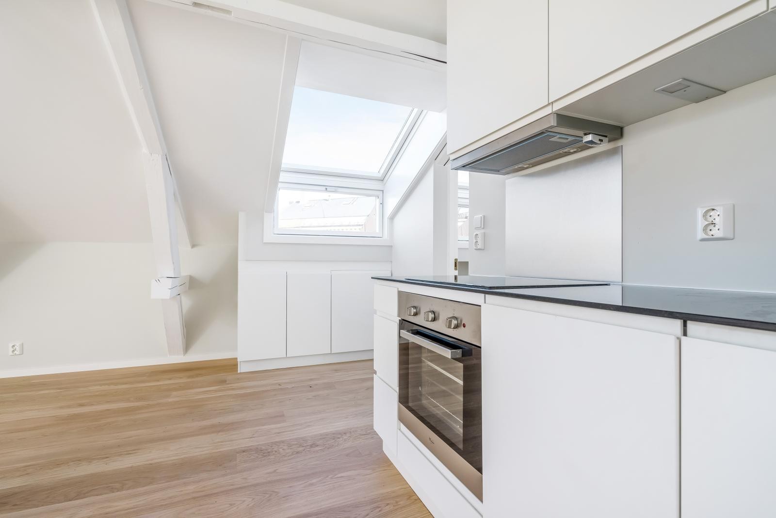 Kjøkken, del av stue Galleribilde