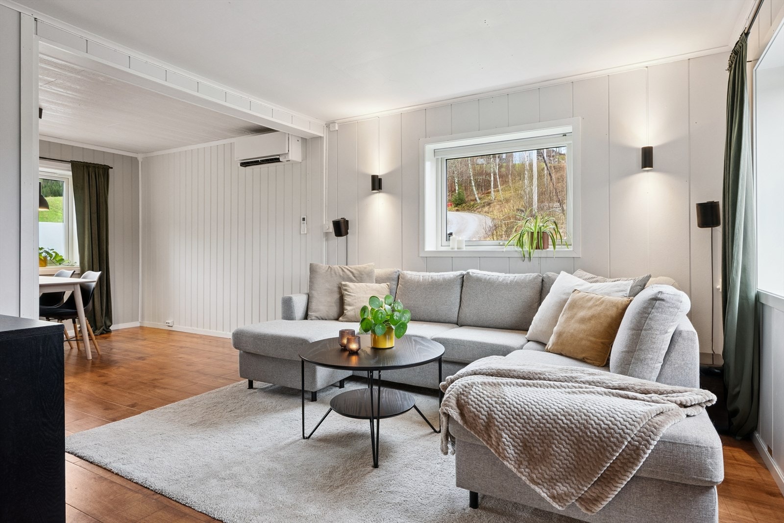 Stue med varmepumpe (2021) Galleribilde