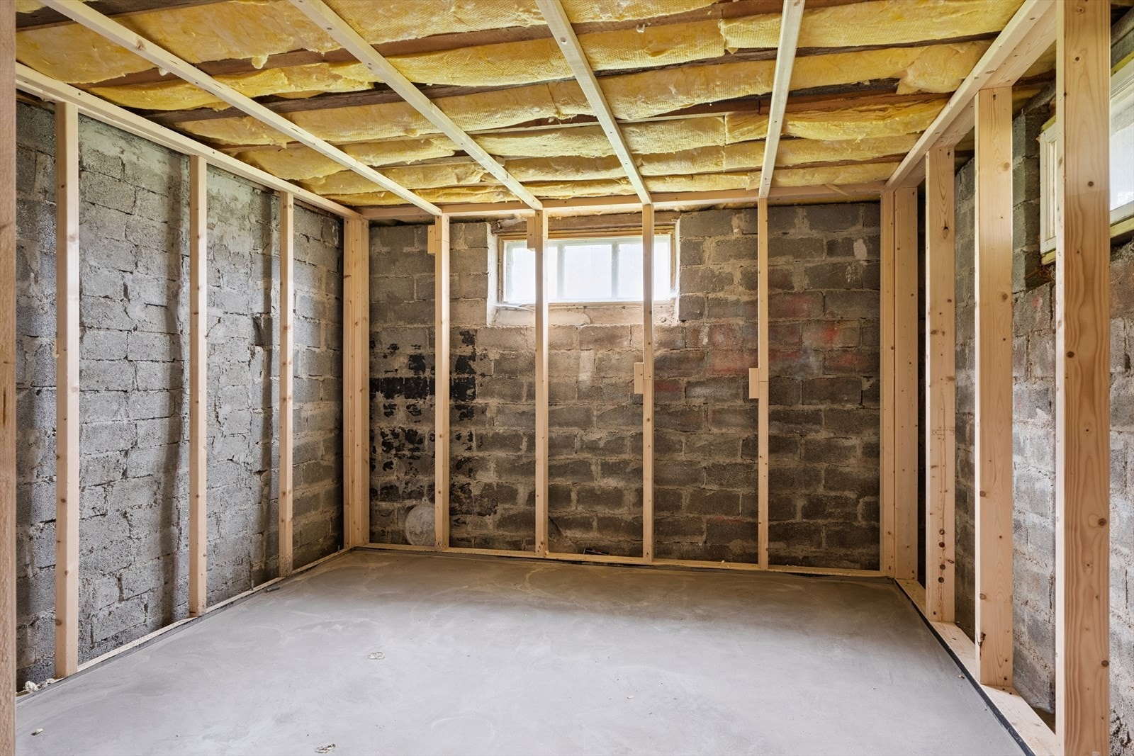 Rom rensket i kjeller for tiltenkt hobbyrom Galleribilde