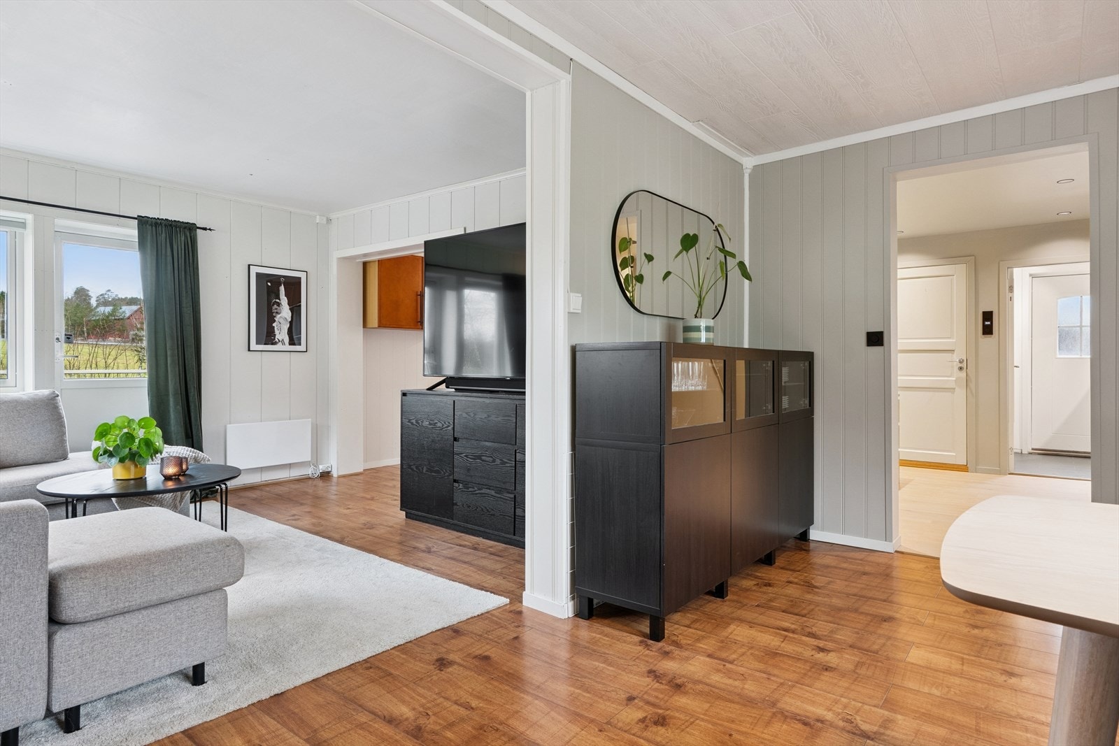 Kort vei til Spillumsmarka som er et helårs friområde og turterreng, med bla. lysløype og oppkjørte skiløyper på vinteren. Galleribilde