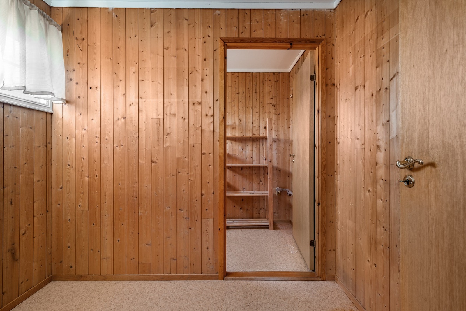 Fra gangen er det tilkomst til to praktiske boder for god lagring. Galleribilde