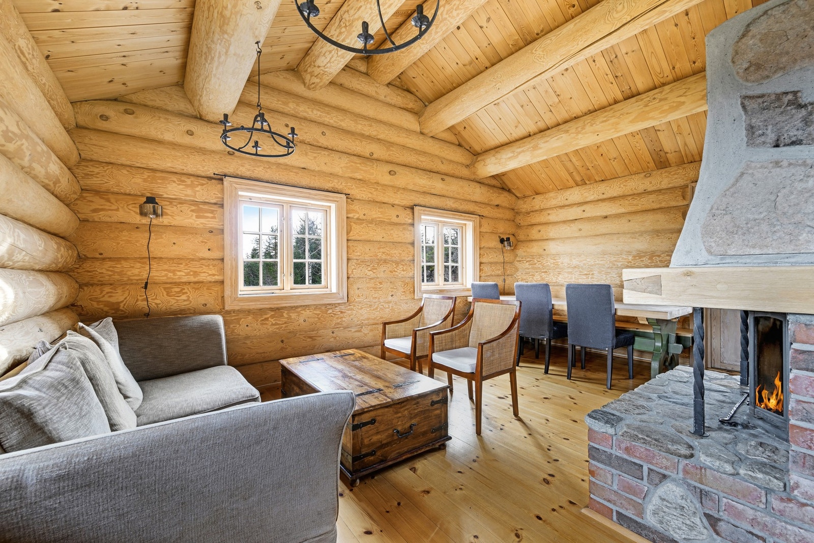 Lekker peis midt i rommet Galleribilde