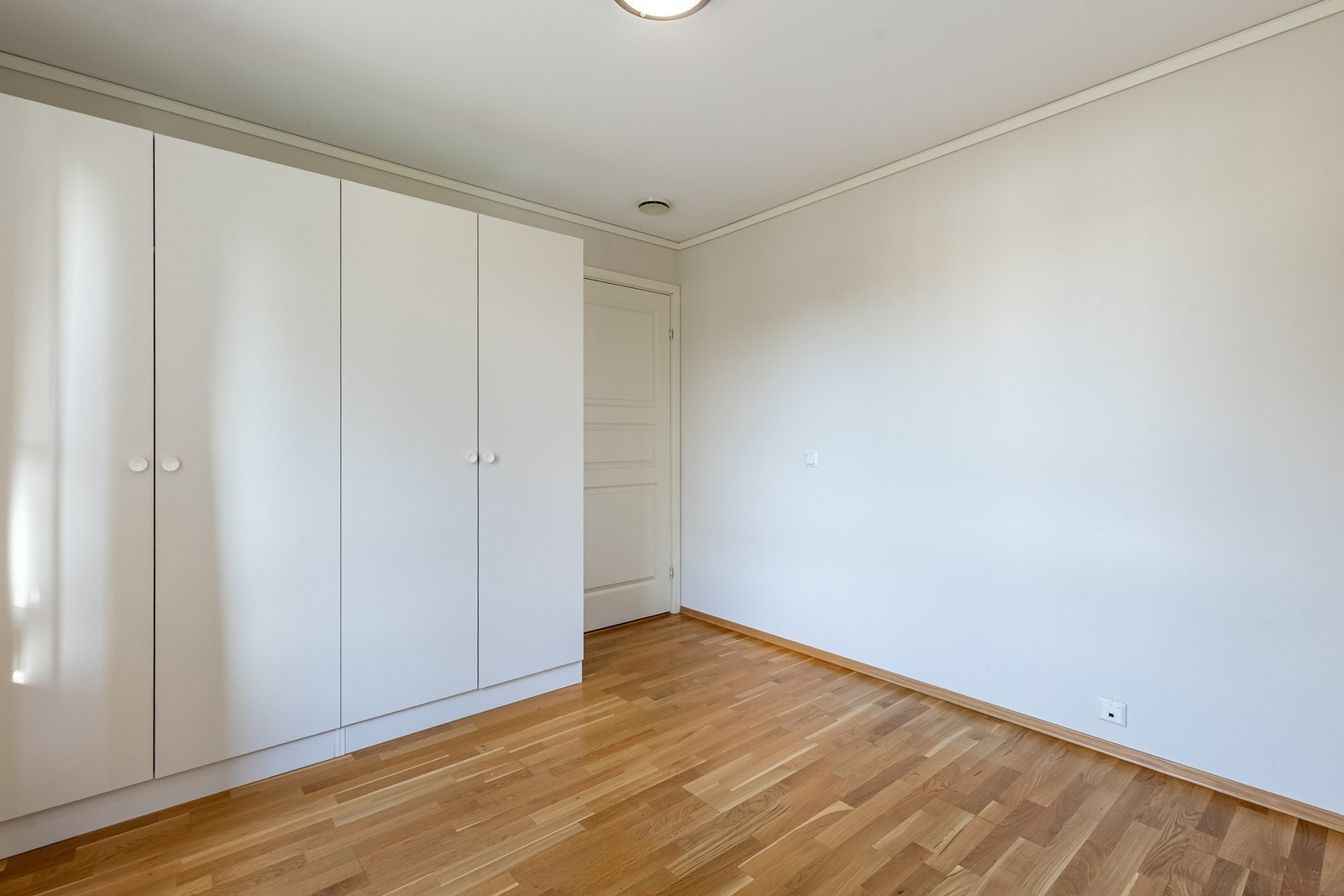 Praktiske garderobeskap Galleribilde