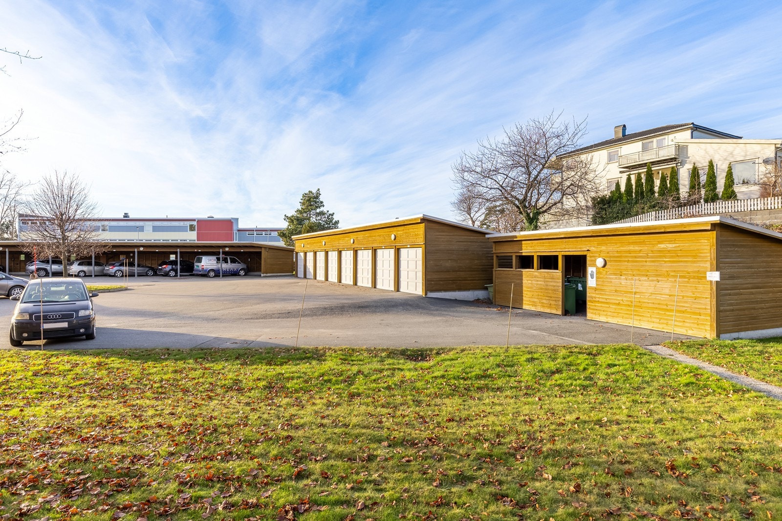 Stor felles parkeringsplass Galleribilde