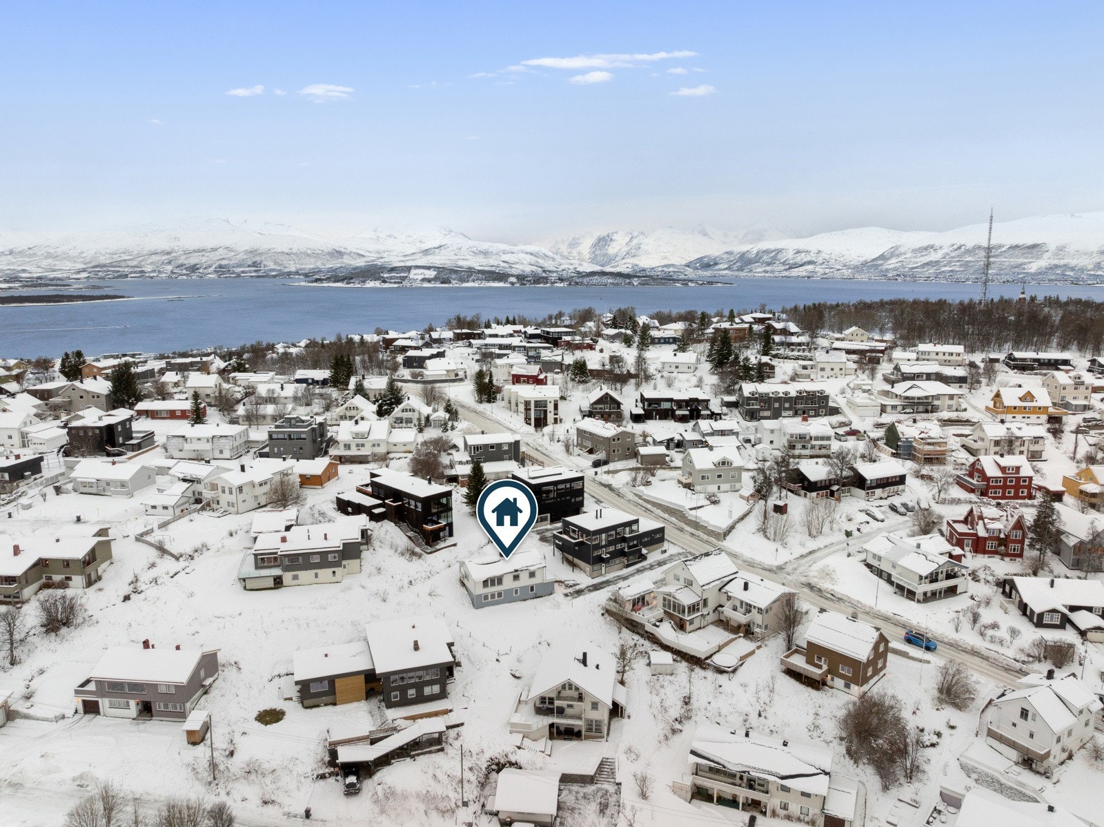 Velkommen til Røstbakken 23 B - Presentert av Stina Stormo og Sne Eiendomsmegling.