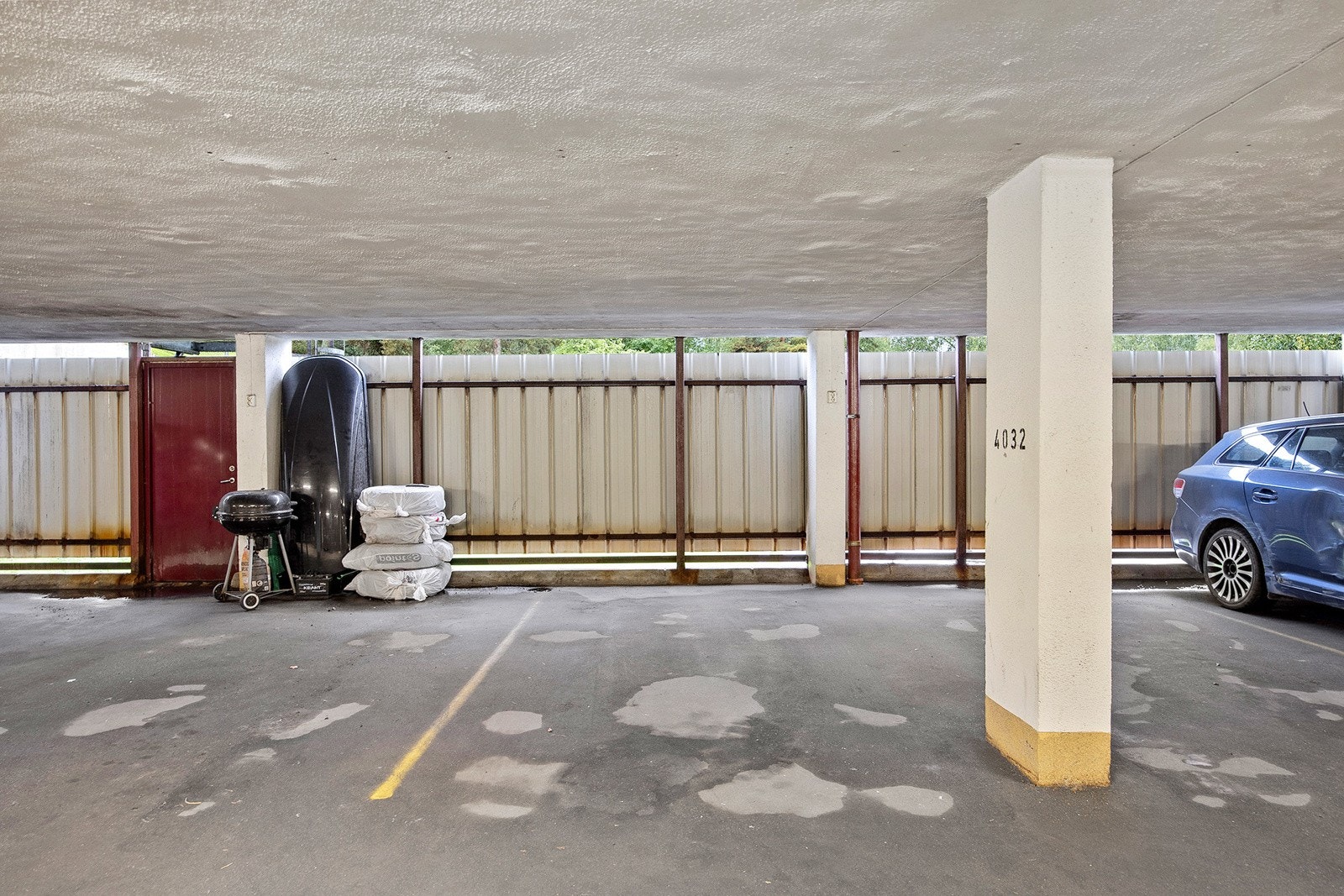 Garasjeplass Galleribilde