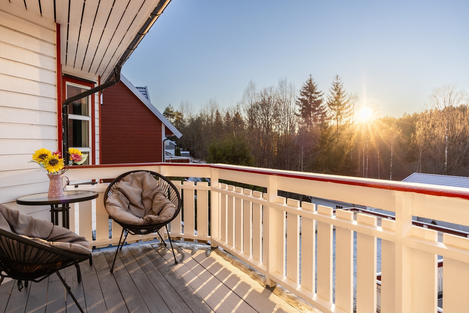 Fra stuen er det utgang til en balkong. Galleribilde