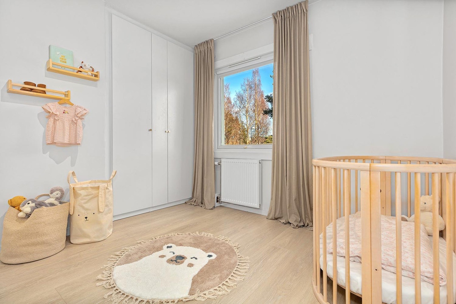 Rommet har god størrelse og fleksibilitet, og kan enkelt tilpasses dine behov. Galleribilde