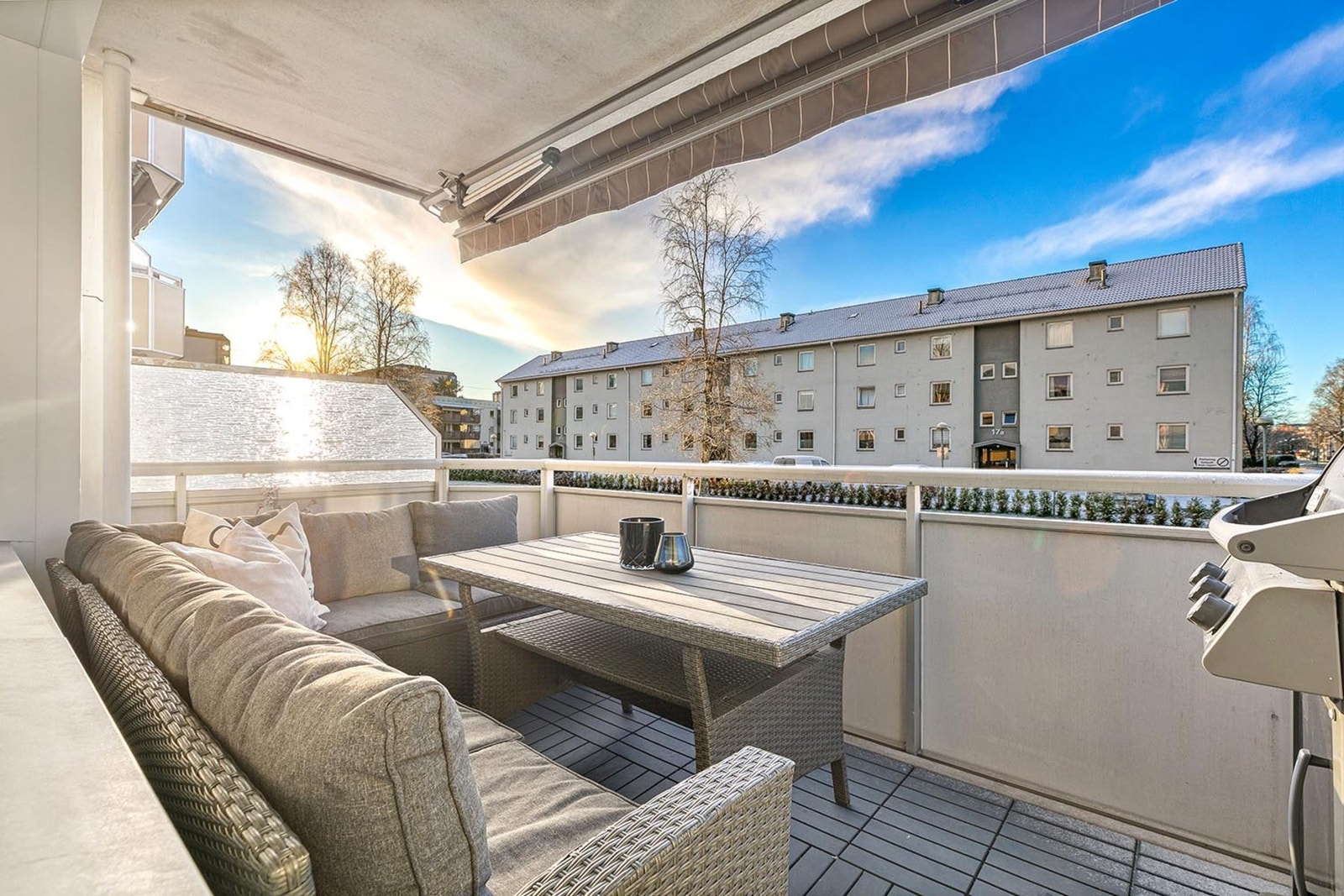 Leiligheten ligger i et veletablert og rolig nabolag med kort vei til dagligvare, kollektivtransport, skoler og flotte friområder. Galleribilde