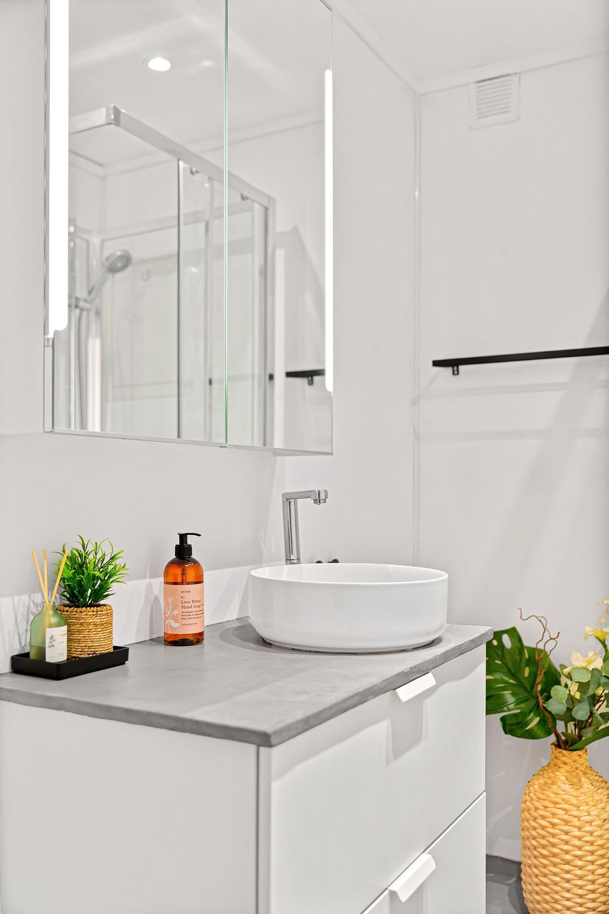 Her er det plass til morgenrutinen uten stress - og kanskje til og med litt ekstra egenpleie hvis tiden tillater det. Galleribilde