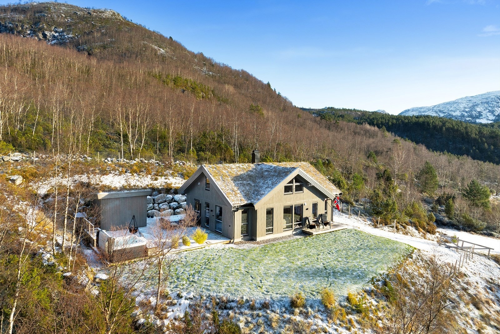 Velkommen til Songesandvegen 2207 i populære Lyngsheia! Foto levert av Robin Malm. Galleribilde