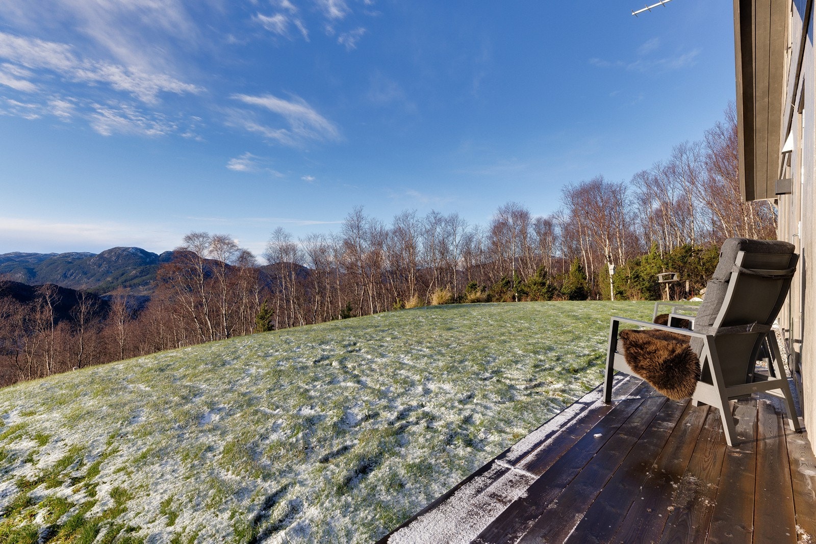 Her kan du virkelig senke skuldrene og nyte fred og ro, bort fra byens sjas og mas. Galleribilde