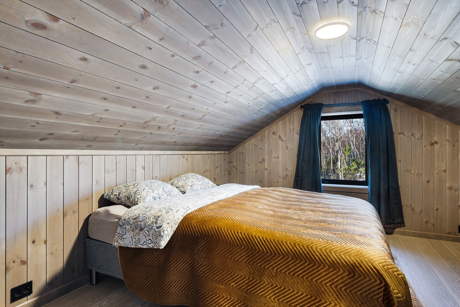 Soverom nr.4 i hytta* sjekk punkt om ferdigattest i salgsoppgaven. Galleribilde