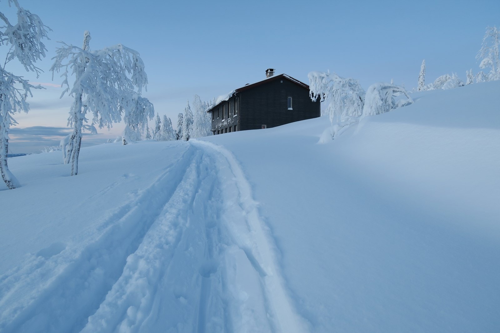 Velkommen til Måsætervegeen 112. En unik hytte beliggende for seg selv i naturskjønne omgivelser! Galleribilde