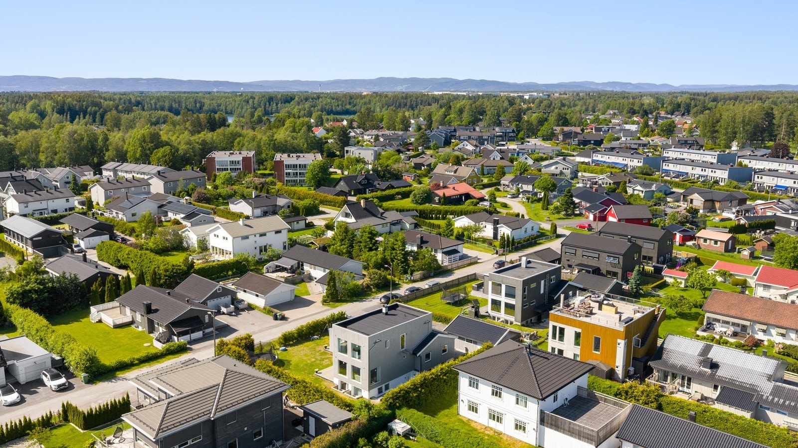 Herfra er det kort vei til skoler i alle trinn, Jessheim storsenter, tur- og rekreasjonsområder og kollektivtransport. Galleribilde
