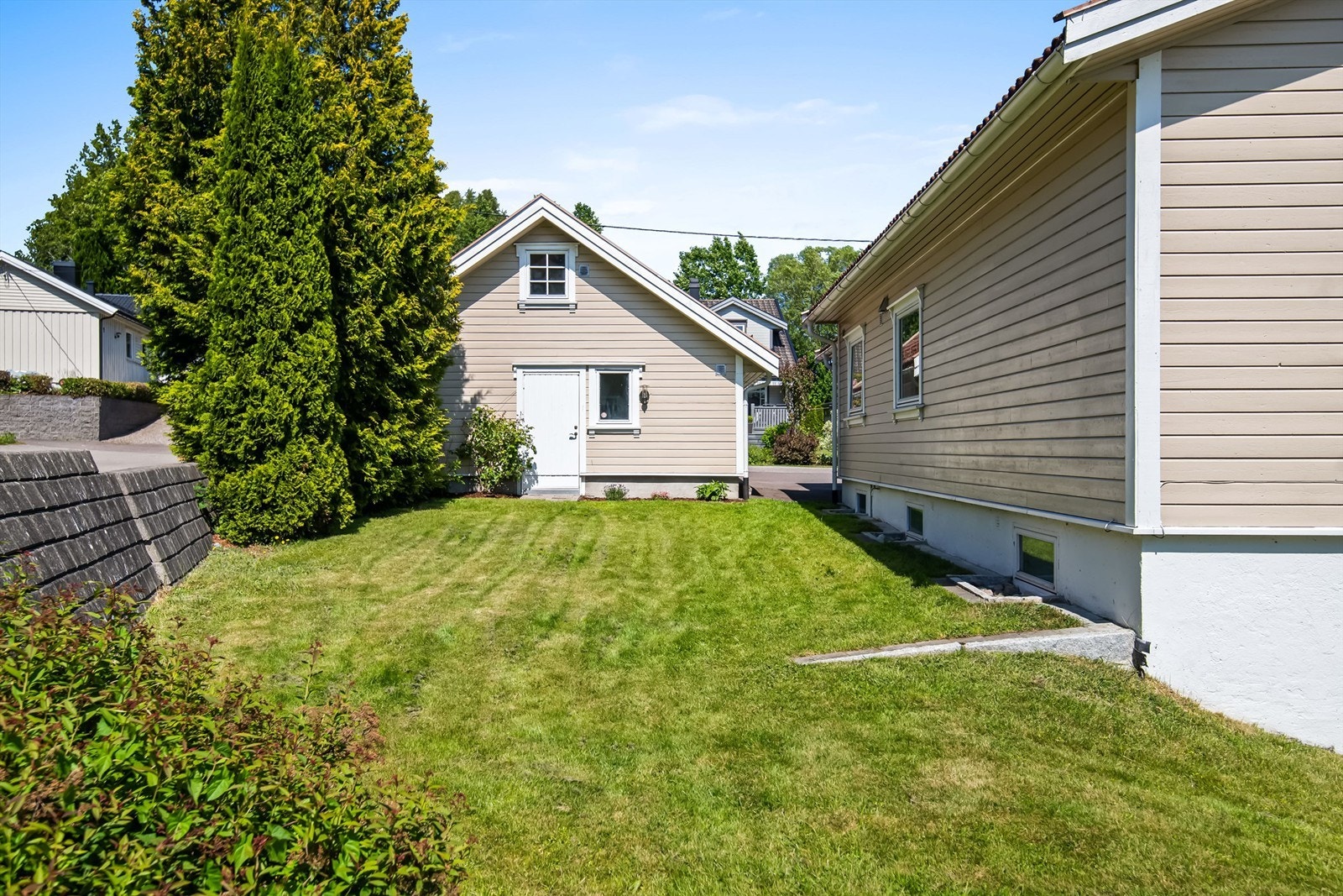 Fasade/hage Galleribilde