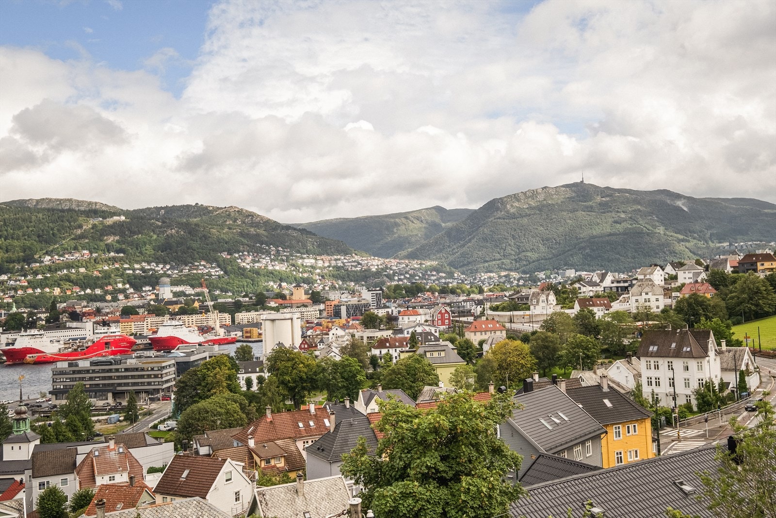 Her kan du virkelig nyte morgenkaffen til en fantastisk utsikt. Galleribilde